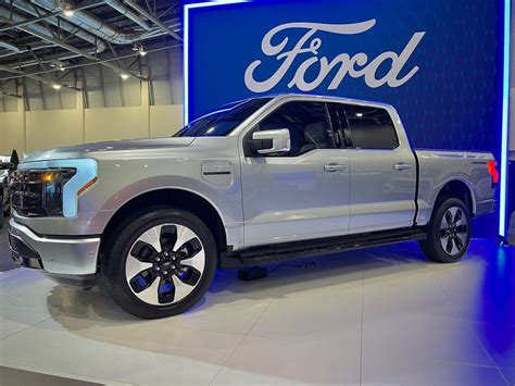 ford cuts f-150 lightning production